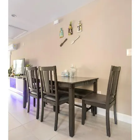 Cozy Private 2 In Flushing