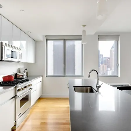 Midtown W 2br W Gym Pools Wd Doorman Nyc-360 New York