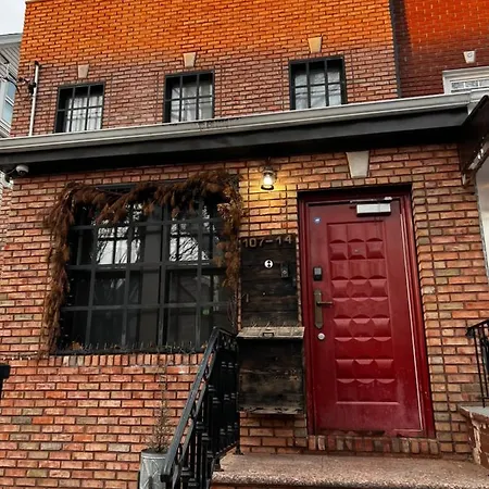 Guest house The Waltham Private & Bathroom John F Kennedy Jfk Lga Airport Manhattan Penn Station Bullet-train 15 Min 3*