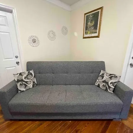 Apartment Entire Beautiful 2br L. Convenient Location In The Heart Of Queens! New York