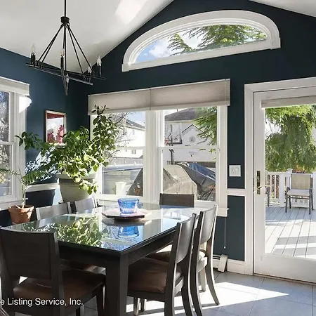 Like In Nyc W/5 Bedrooms And Pool Holiday home New York