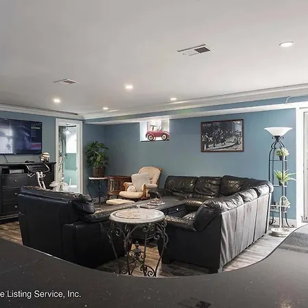 Like In Nyc W/5 Bedrooms And Pool Holiday home New York