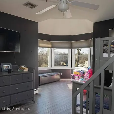 Like In Nyc W/5 Bedrooms And Pool Holiday home *