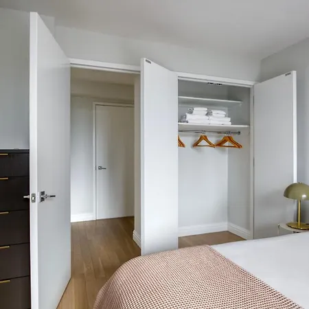 Midtown 2br W Gym Wd Nr Times Square Nyc-1348 * New York