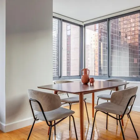Midtown 2br W Doorman Nr Theater District Nyc-1349 Apartment
