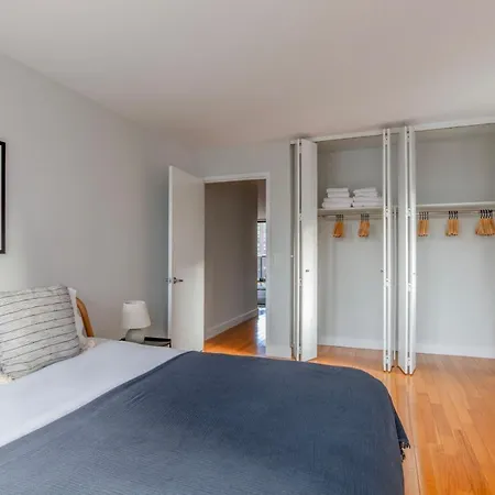 Apartment Midtown 2br W Doorman Nr Theater District Nyc-1349 *