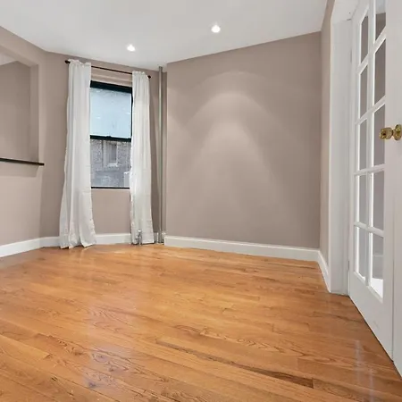 565: East Village Apartment