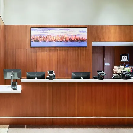 Hilton Garden West 35th Street Hotel 3*