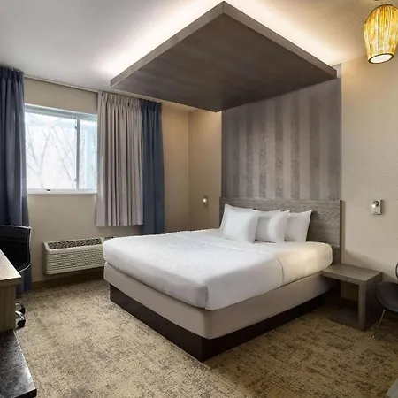 Ramada By Wyndham Bronx Hotel