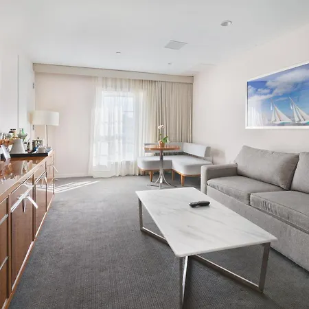 33 Hotel, City, Seaport 5*