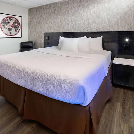 Ramada By Wyndham Bronx Hotel 3*