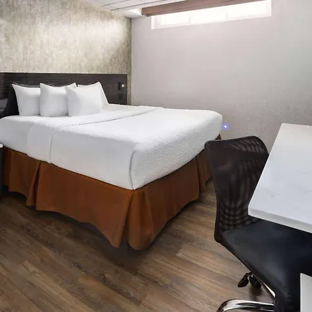 Ramada By Wyndham Bronx Hotel 3*