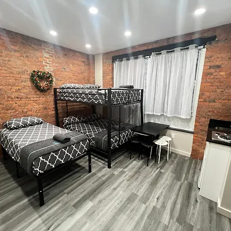 Apartment 31 Street Broadway