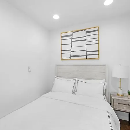 Apartment 69-4b Modern Lower East Side 1br Prime Location *