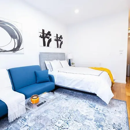 Apartment 26-4a New Prime 20's W D Shared Courtyard New York