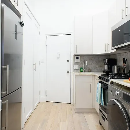 62-2b New Prime Ues W D In Unit * New York