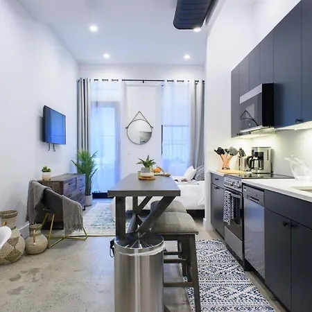 Holiday home 3-2 New Prime E Village Private Outdoor! New York