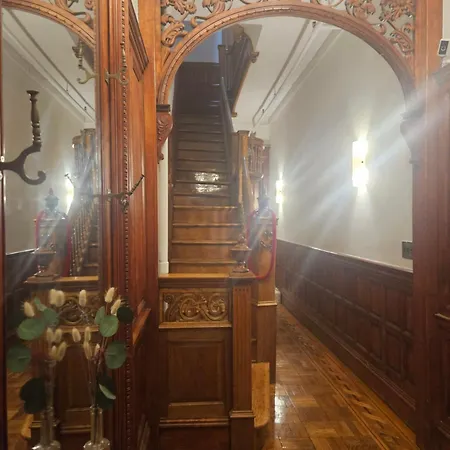 Large In Charming Townhouse Homestay *