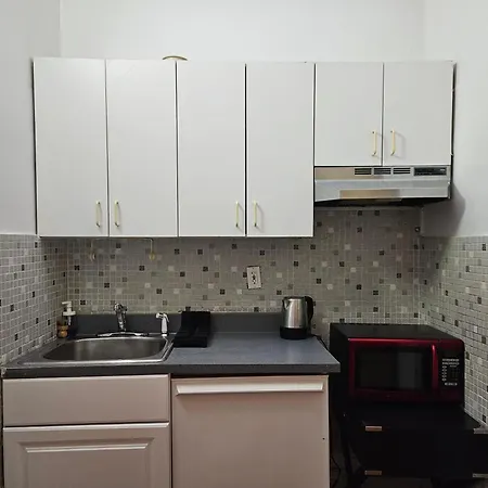 Large In Charming Townhouse Homestay New York