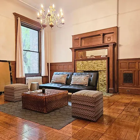 Entire Floor In A Charming Townhouse *