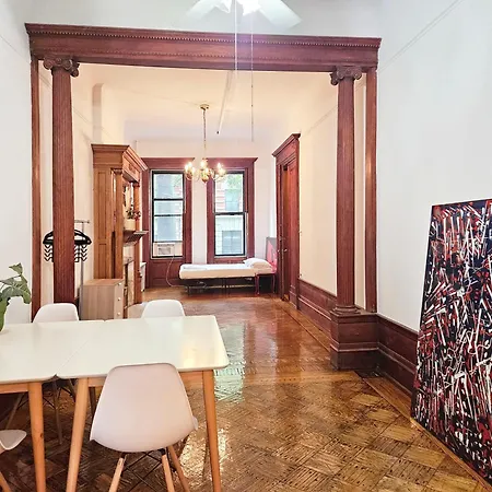 Entire Floor In A Charming Townhouse Homestay *