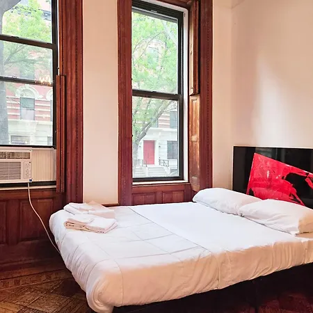 Entire Floor In A Charming Townhouse *