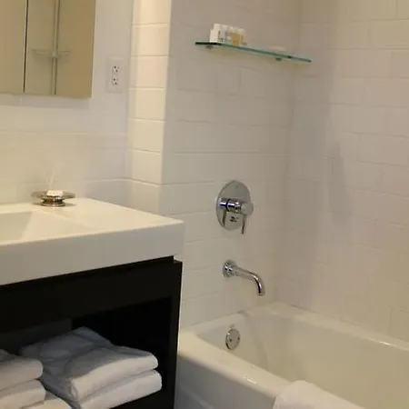 Impeccable Three Bedroom Midtown Apartment *
