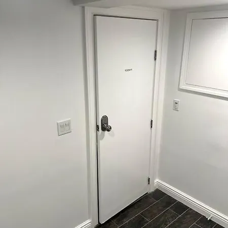 Modern & Cozy Basement Near Jfk Airport *
