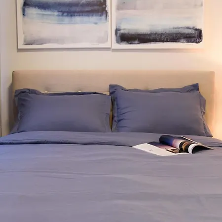 Apartment 39-1 Renovated 3br Prime Midtown West *