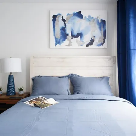 39-1 Renovated 3br Prime Midtown West Apartment *