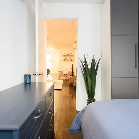 39-1 Renovated 3br Prime Midtown West