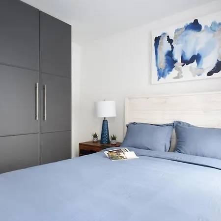 Apartment 39-1 Renovated 3br Prime Midtown West New York
