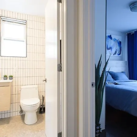 39-1 Renovated 3br Prime Midtown West * New York