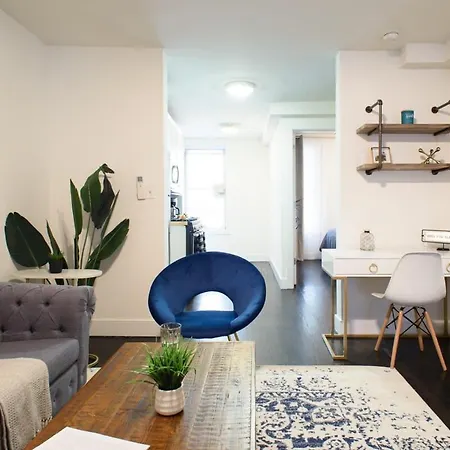 39-1 Renovated 3br Prime Midtown West Apartment New York