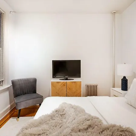 61-2a Large 1br In Upper East Side Apartment