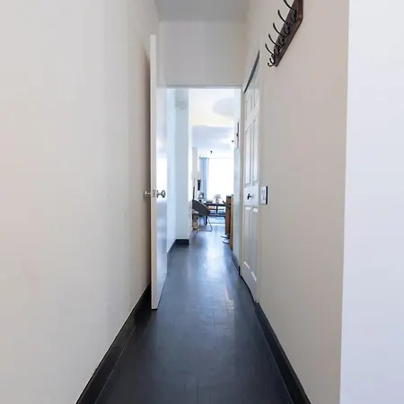 E10-1 Designer East Village Townhouse 1br * New York