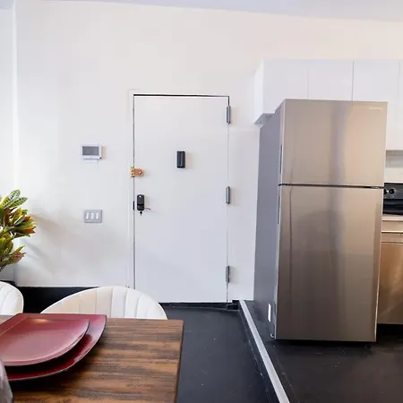 E10-1 Designer East Village Townhouse 1br Apartment New York