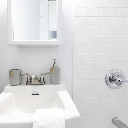 Apartment E10-1 Designer East Village Townhouse 1br New York