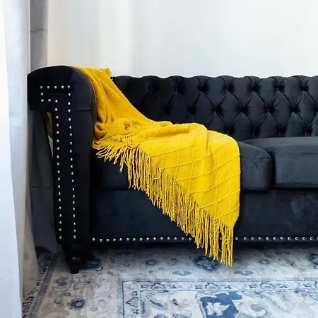E10-1 Designer East Village Townhouse 1br *