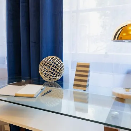 Apartment E10-1 Designer East Village Townhouse 1br New York