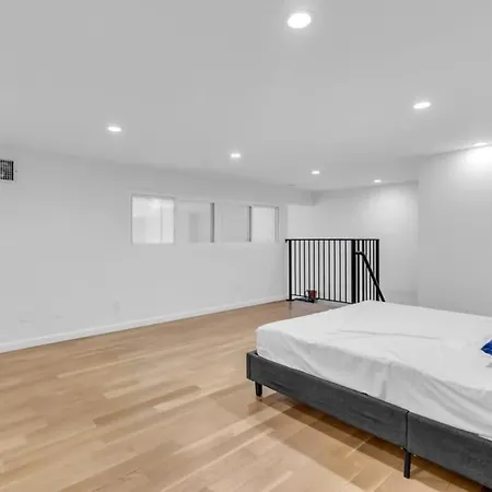Stylish 2br Loft - Carroll Gardens - Prime Area Apartment New York