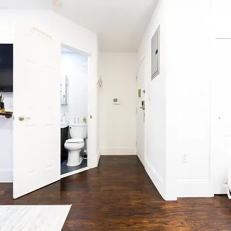 Apartment 69-4c Prime Lower East Side 1br Brand New