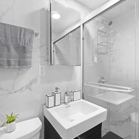 69-4b Modern Lower East Side 1br Prime Location Apartment