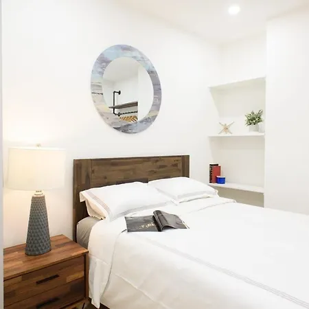Apartment 75-5a Luxury 3br Duplex W D In Unit Elevator *