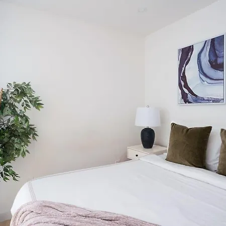 75-3b 3br Luxury Duplex Brand New &d Elevator