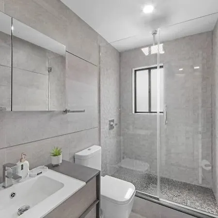 Apartment 75-5c 3br Luxury Duplex Brand New W&d Elevator