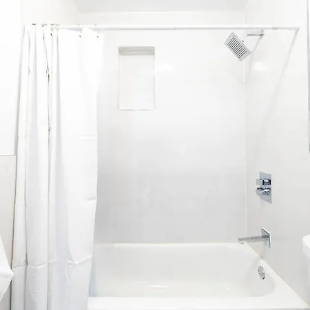 26-4a New Prime 20's W D Shared Courtyard Apartment New York