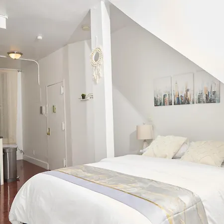 Private Loft In Hells Kitchen Near Times Square * New York