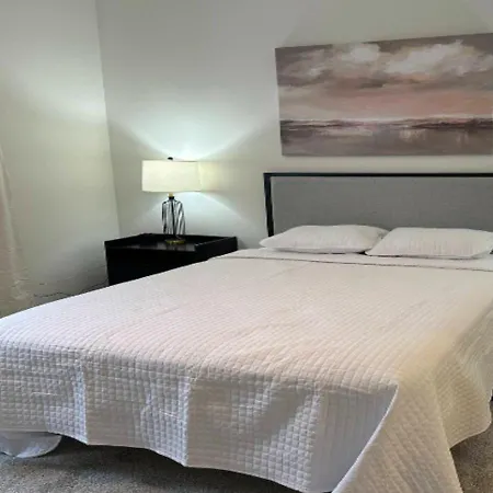 Two Bed In Mid West Apartment