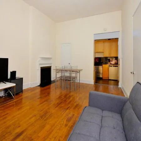 Modern 2 Bedroom In Midtown West New York